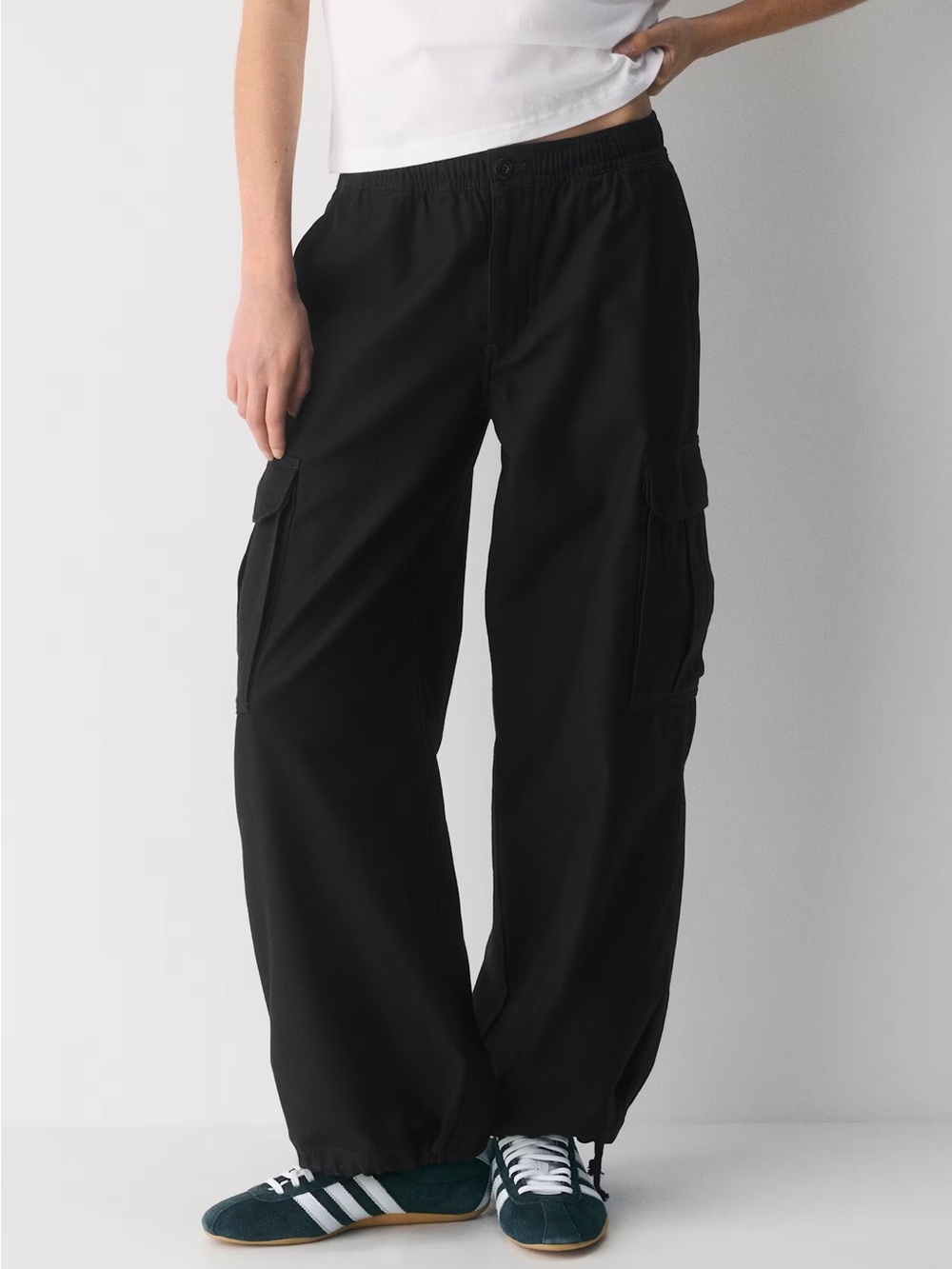 Aritzia Tna Strobel Cargo Pant size 4